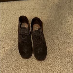 Toms Brown Ankle Booties with Cozy Texture - size 7